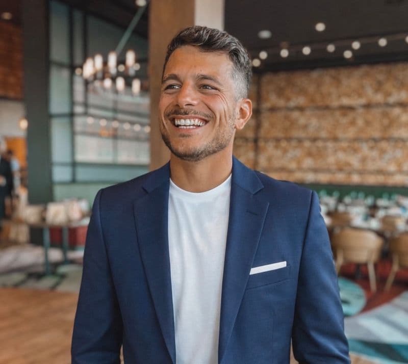 Alex Vilera, fundador de LocoLuxury, en Tulum